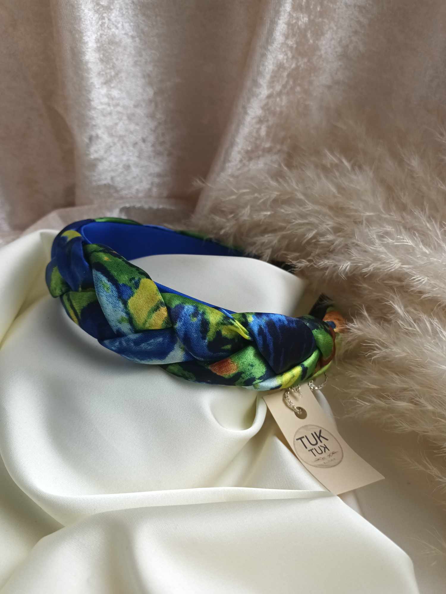 PLATUS PINTAS SATINO PLAUKŲ LANKELIS,pagrindas 3cm pločio