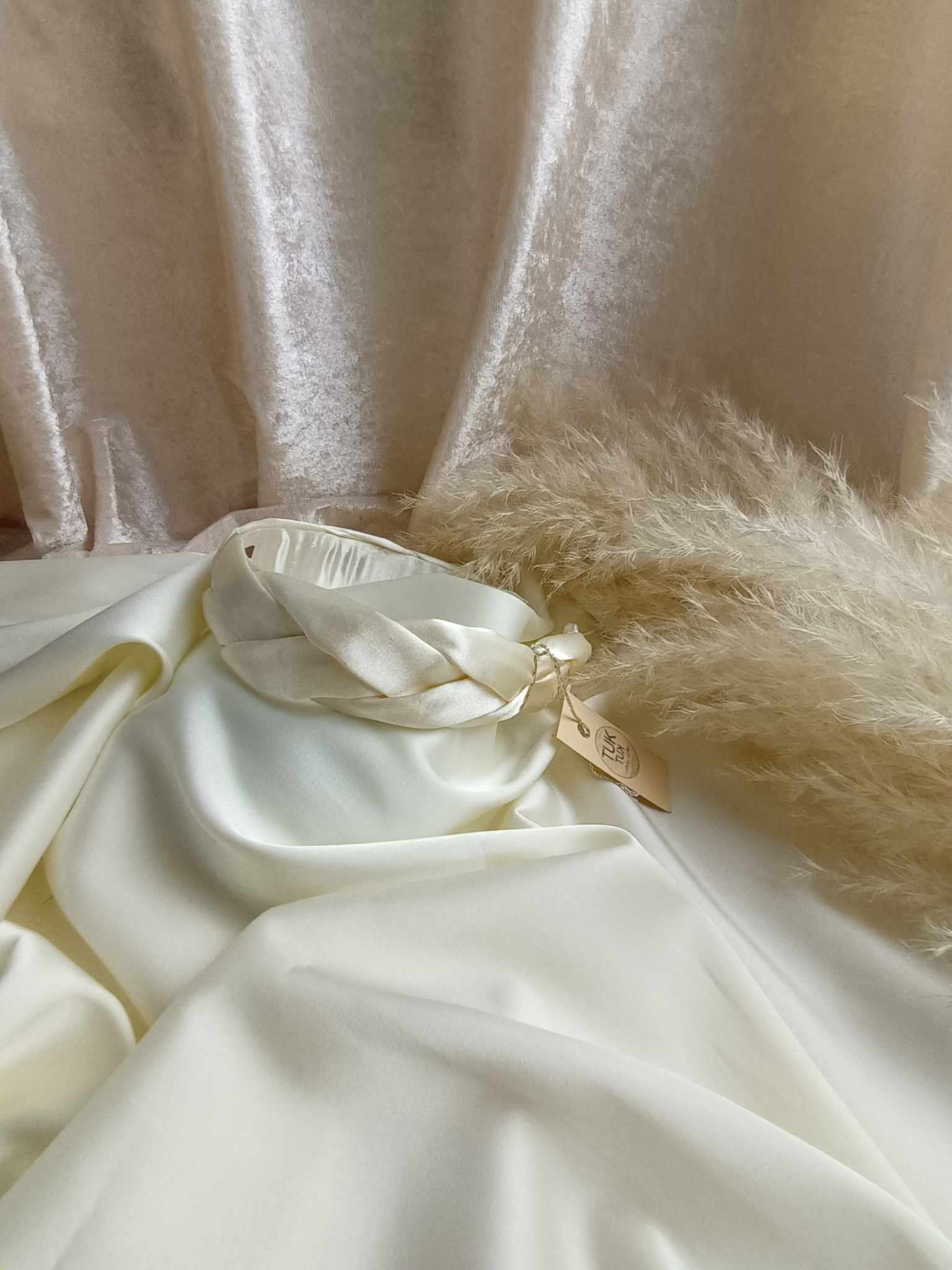 PLATUS PINTAS SATINO PLAUKŲ LANKELIS, pagrindas 3cm pločio šampano